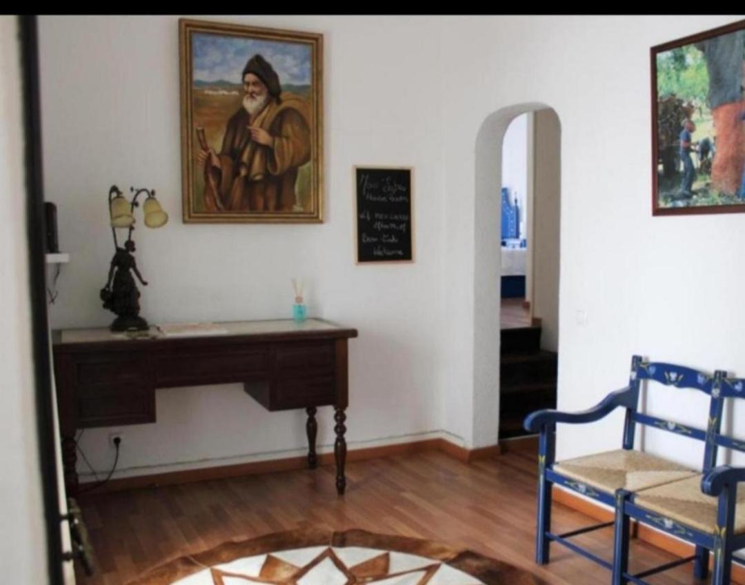 Mont' Sobro Hostel エヴォラ エクステリア 写真