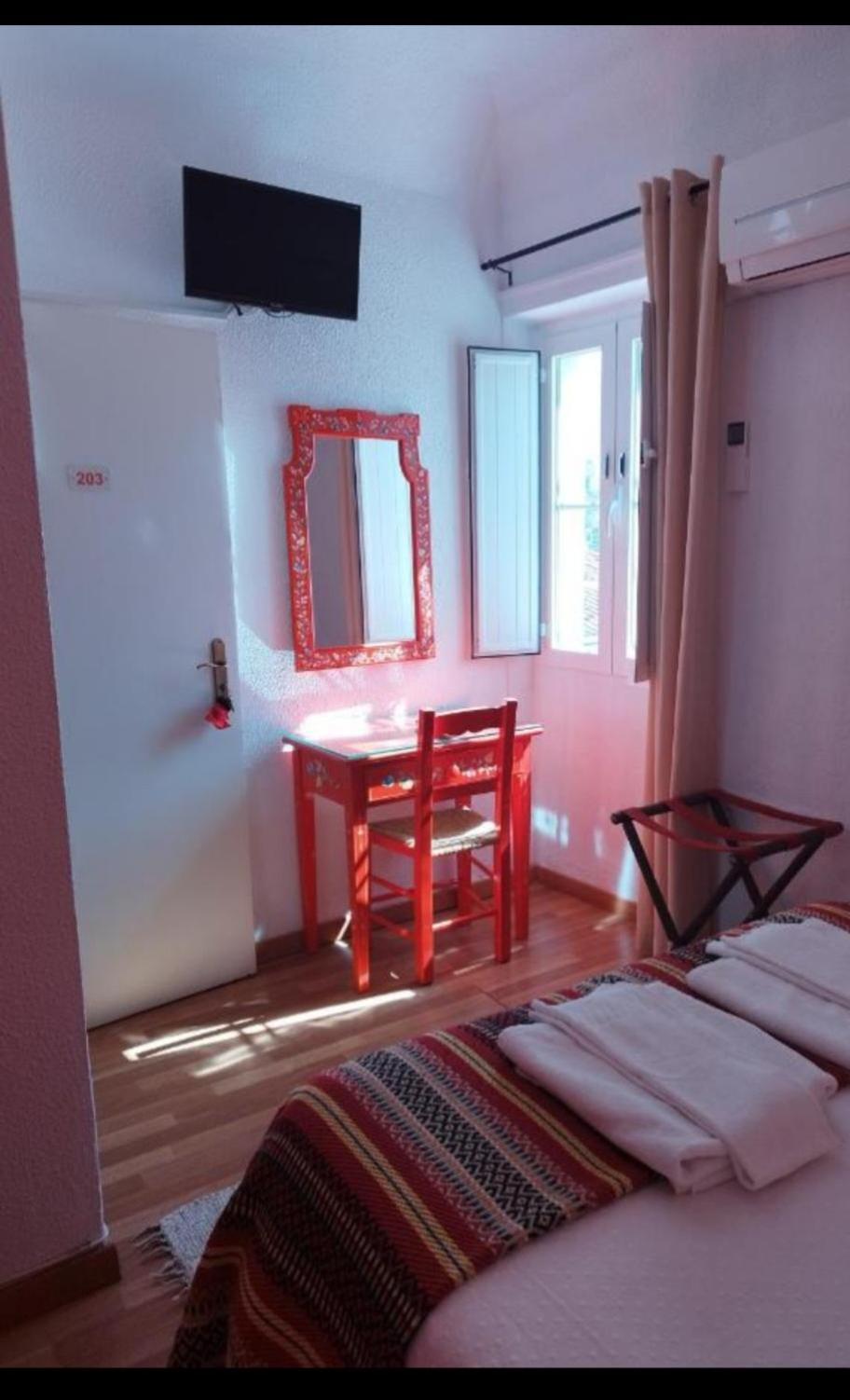 Mont' Sobro Hostel エヴォラ エクステリア 写真